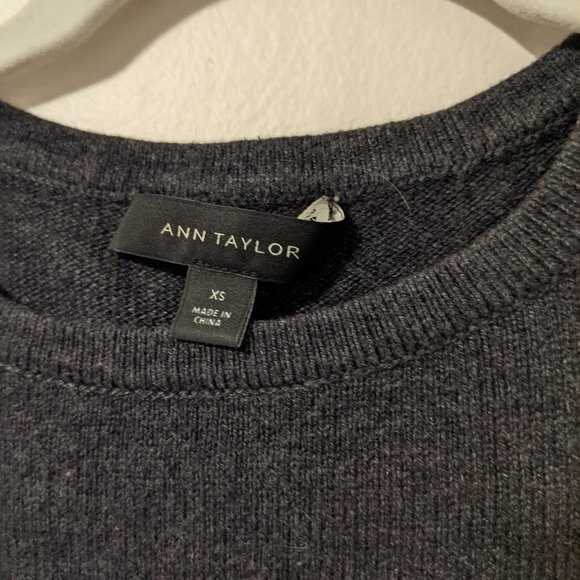 Ann Taylor Feather Sequin Sweater Gray - Sz XS - Picture 6 of 6